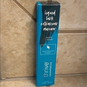NEW - Thrive Causemetics liquid lash extensions